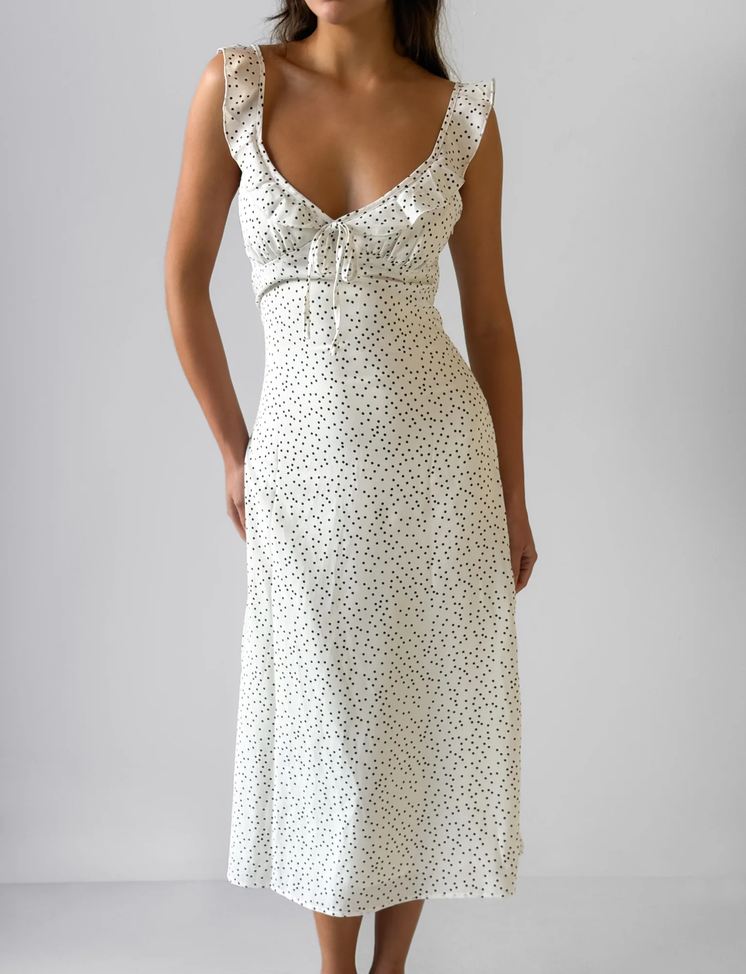 LOTTIE RUFFLE MIDI DRESS - WHITE POLKA - Stylemaxs